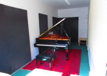 Yamaha c3 studio neu  verkleinert
